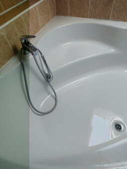 Akrylátová rohová vaňa - 6