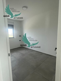 Luxusná novostavba len 70m od mora s výhľadom na more v Chor - 6