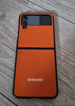 Samsung Galaxy Z Flip4 - 6