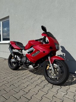 Honda VTR 1000 F - 6