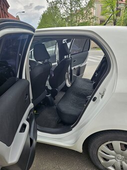 Toyota Yaris 1,0 55 kW 2009 - 6