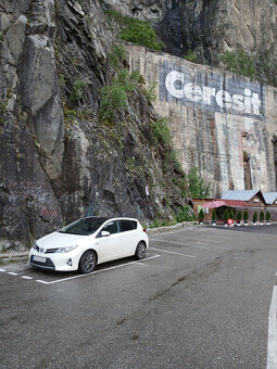 Toyota Auris Hybrid - 6