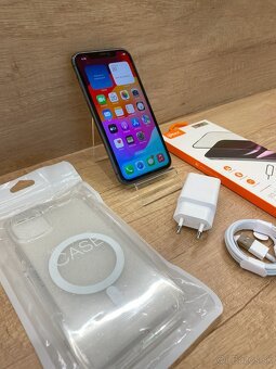 iPhone 11 black - super stav - v záruke - 6