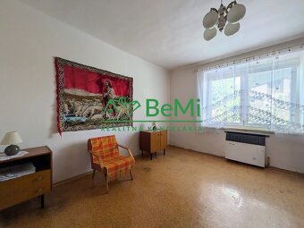REZERVOVANÉ - Predaj, rodinný dom s veľkým pozemkom - Velčic - 6