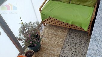 Prenajom izby s príslušenstvom a loggiou v trojizbovom byte, - 6