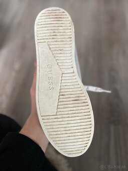 GUESS - 6