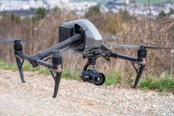 DJI INSPIRE 2 + X5S + 2 objektívy + 2 vysielačky + 4 batérie - 6