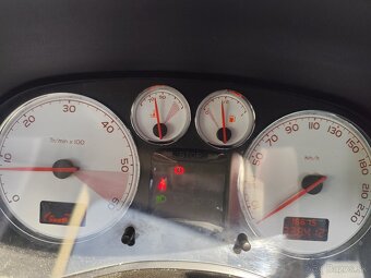 Predám Peugeot 307 1.6hdi 66kw - 6
