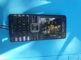 Sony Ericsson k770i - 6
