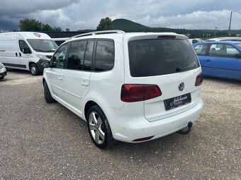 Volkswagen Touran 2.0 TDI Premium Highline DSG - 6