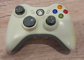 Xbox 360 E 500GB - 6
