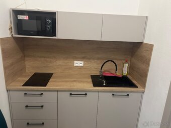 Priestor na prenájom v centre Beluše - 6