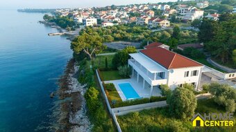 NA PREDAJ atraktívna kamenná vila /419 m²/ pri mori, Dalmáts - 6