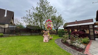 Zachovalý rodinný dom s krásnou záhradou a letnou kuchyňou v - 6