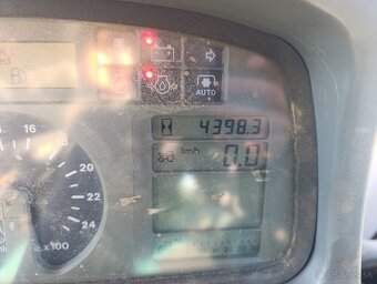 Predám traktor Lamborghoni R8 + štiepkovač heizohack - 6