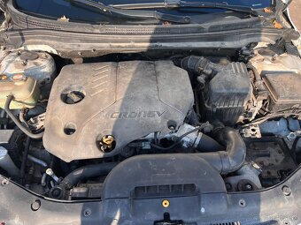 Predám náhradné diely na KIA Ceed 1,6crdi - 6