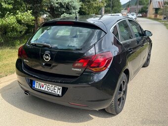 Opel Astra J 1.4T 2010 123000km kupované na SR - 6