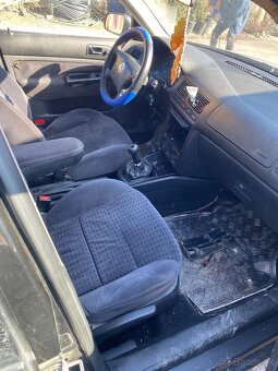 ROZPREDÁM GOLF 4 1.6 74kw - 6