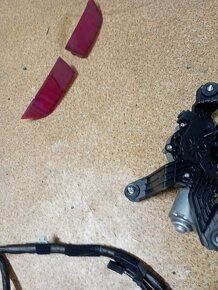 Zadny spojler Hyundai i30 combi, sklo, diely piatych dverí - 6