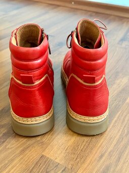 CELOKOŽENÉ TOPÁNKY zn.BAŤA č.40 - 6