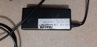 Polička s LED svetlom – buk - 6