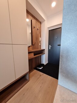 Prenájom plne zariadeného 1-izb. bytu s parkovacím miestom - 6