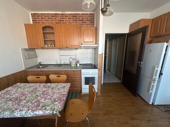 2garsónka so skvelou polohou na začiatku Petržalky - 6