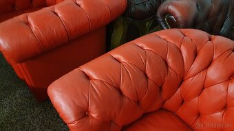 CHESTERFIELD ŠTÝL,KOŽENÁ SEDAČKA ČERVENÁ 2+1+TABURET - 6