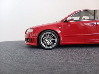 Audi RS4 - 1:18 - 6