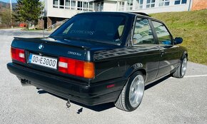 BMW E30 318is Coupe - 6