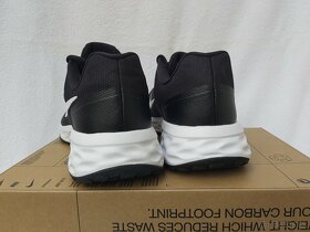 Pánské běžecké boty Nike Revolution 6 NN, vel. 45 - 6