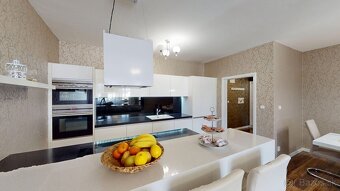 Jedinečný trojizbový byt s dvoma balkónmi v centre Malaciek- - 6