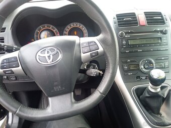 Toyota Auris 1,6 - 6