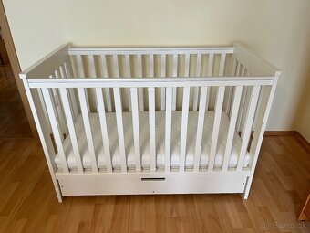 Drevná postieľka s matracou SEGUM v záruke + príslušenstvo - 6