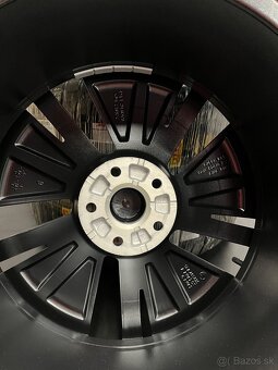 Enyaq/Elroq R19 Nová orig.zimní sada - 6