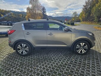 KIA Sportage 2.0 CRDi VGT 4WD 2012 - 6