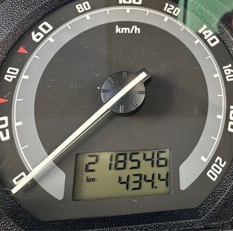 Škoda fabia 1.2 Benzín - 6