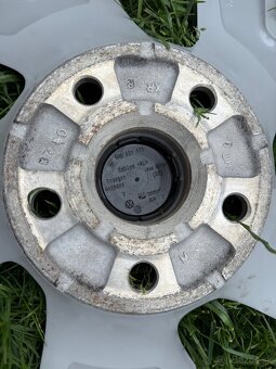 Originál Volkswagen Bergamo ET51 7,5J x R18 - 6