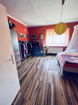 Ponúkame na predaj 5. izbový rodinný dom s veľkým pozemkom n - 6