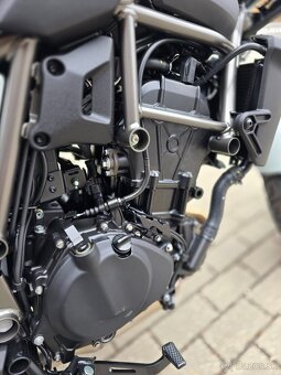 Kawasaki Eliminator 500 biely - 6