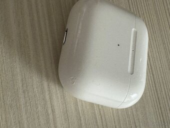 Apple AirPods (3. generácia) s MagSafe nabíjacím puzdrom - 6