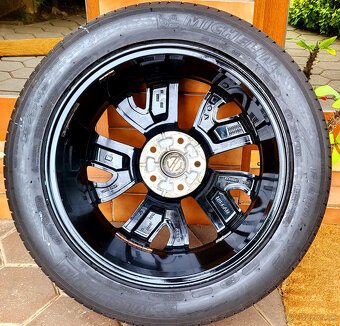 alu R18 5x114,3 orig. NISSAN /+ Renault + Dácia, pneu 215/55 - 6