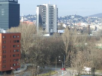 2IB na 9tom poschodí s krásnym výhľadom - Bosákova, Petržalk - 6
