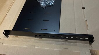 Nastaviteľná polica RACK 19" 1U 250 mm - 6