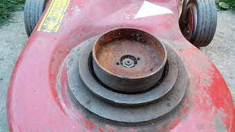Spodok kosačky motor jikov závod Vodňany - 6