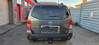 Nissan Pathfinder 3.0 V6 4x4 Automat Vzduch Podvozok 7-miest - 6