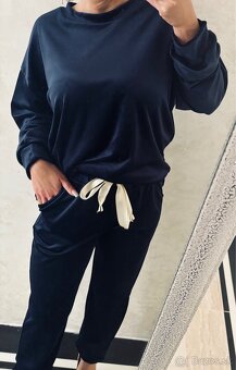 Damska talianska velurova suprava navy - 6