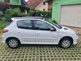 Peugeot 206 1,4 benzín - 6
