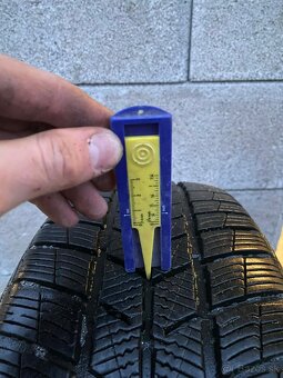 BARUM - 215/55 R17 - ZIMNÉ - 6