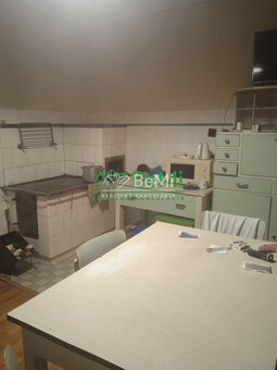 Predaj rodinného domu – stará zachovalá chalúpka s veľkým po - 6